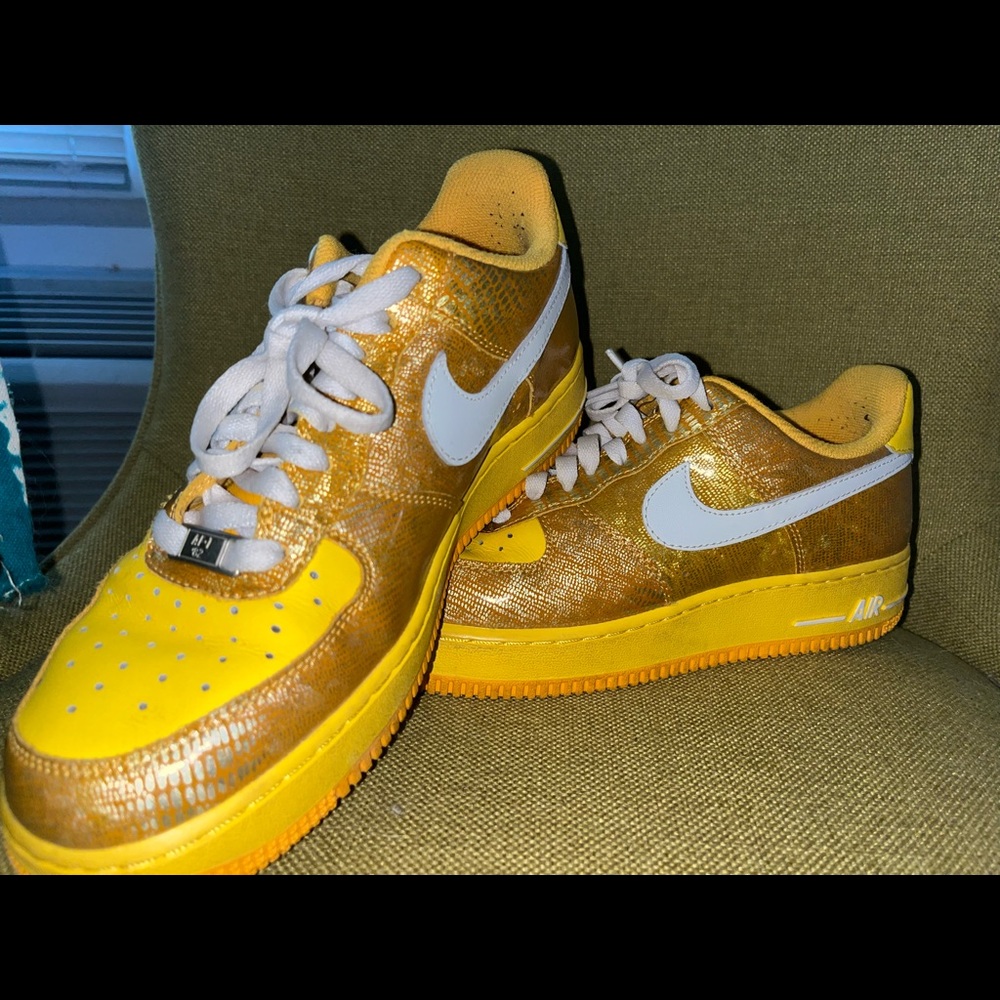 Cool yellow Nike AF-1 ‘82. Midwest Gold. WMNS 9.